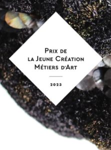 Nous sommes honorées d'avoir remporté le Prix de la Jeune Création des Métiers d'Art 2023 aux côtés de deux autres artisanes. Ce concours est organisé chaque année par Ateliers d'Art de France.