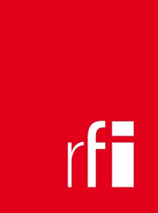 Maria Afonso est venue à notre rencontre au sein de notre atelier parisien afin de découvrir l'art de la technique de la Savonnerie.